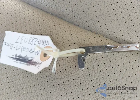 2013 Mercedes-Benz C 300 Luxury 4Matic/Sport 4Matic z USA, uszkodzony, nr VIN WDDGF8AB9DR288037